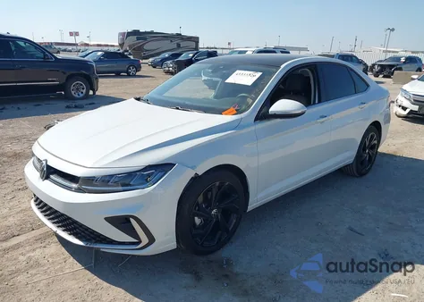 2025 Volkswagen Jetta 1.5T Sel from USA, damaged, VIN 3VWGX7BU5SM061831